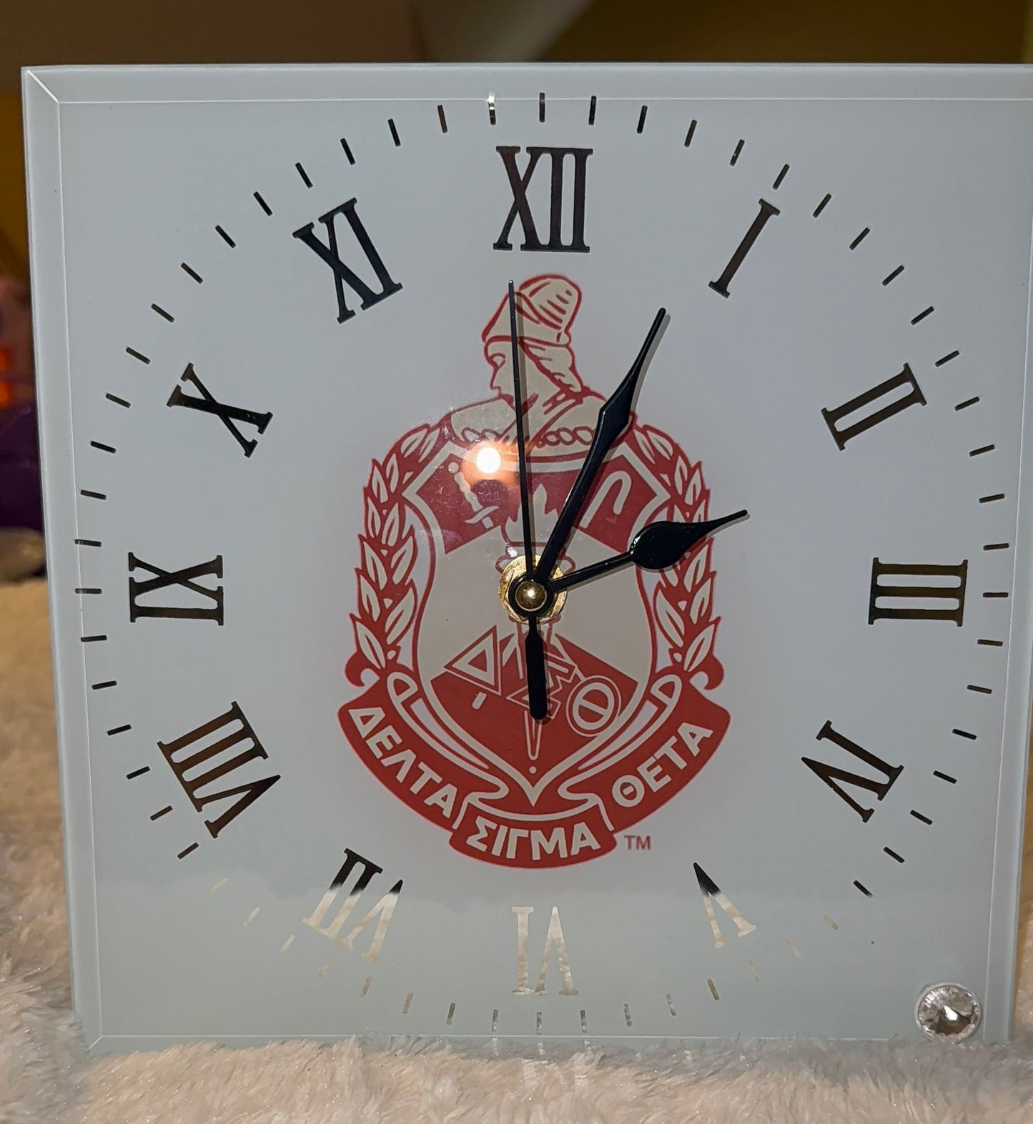 Delta desk clock